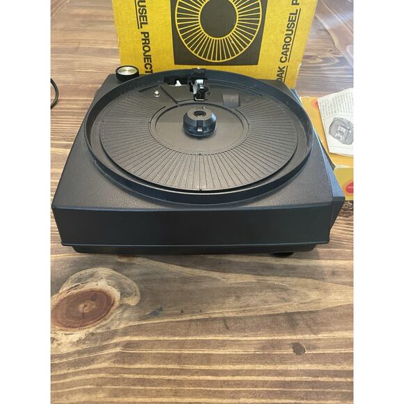 Kodak Carousel 760H Slide Projector w/ Remote, Stack Loader, Box & Manual - Picture 9 of 9